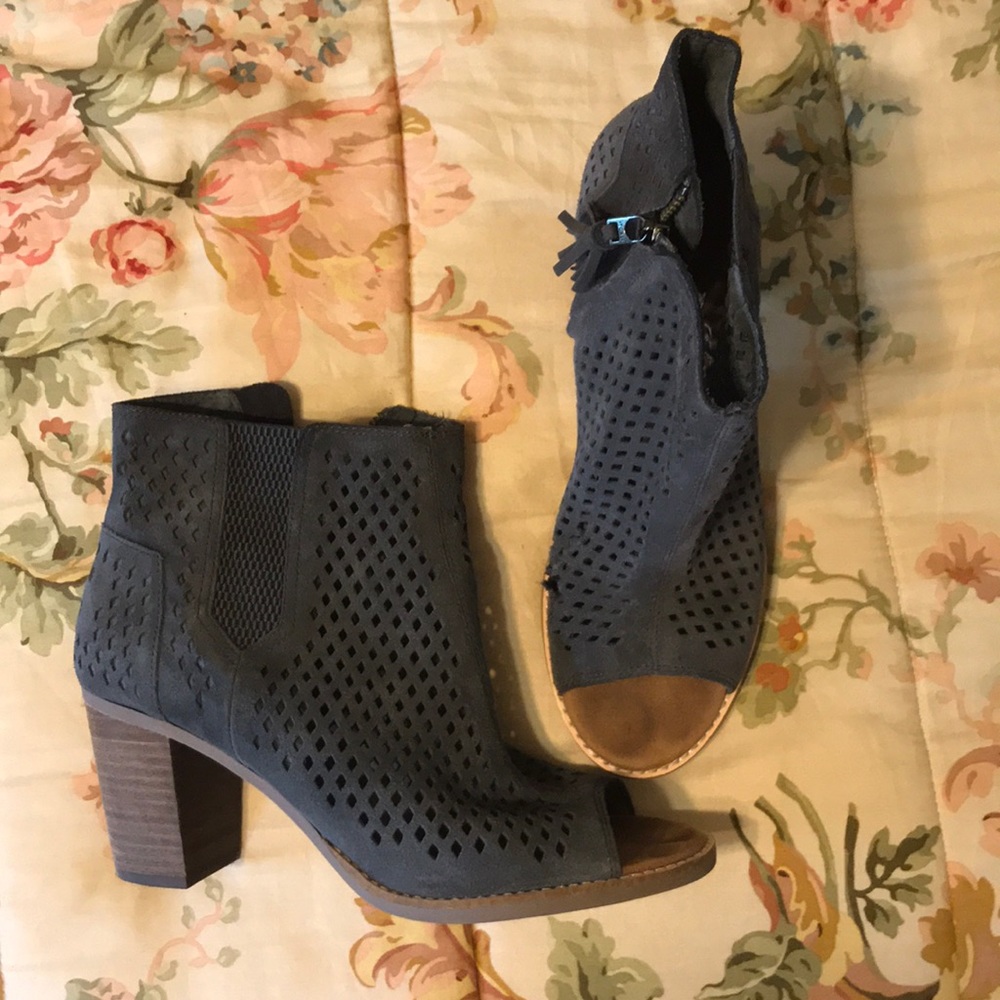 TOMS heels